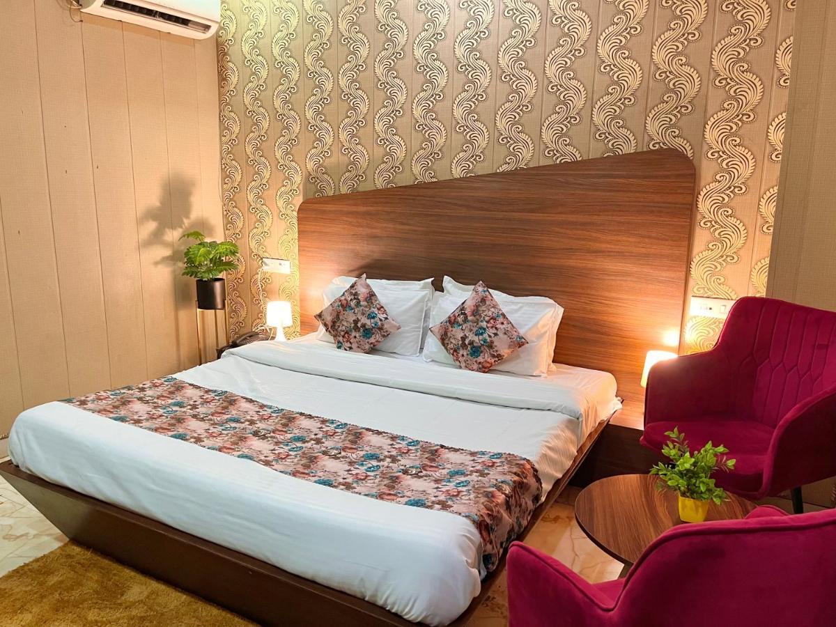 Hotel Pearl Grand, Zirakpur - Top Rated & Most Awarded Property In Tricity Chandīgarh Εξωτερικό φωτογραφία