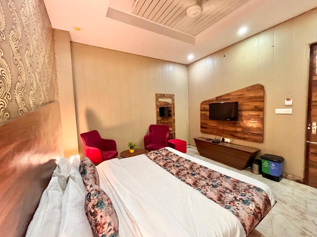 Hotel Pearl Grand, Zirakpur - Top Rated & Most Awarded Property In Tricity Chandīgarh Εξωτερικό φωτογραφία