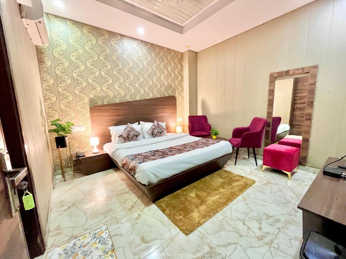 Hotel Pearl Grand, Zirakpur - Top Rated & Most Awarded Property In Tricity Chandīgarh Εξωτερικό φωτογραφία