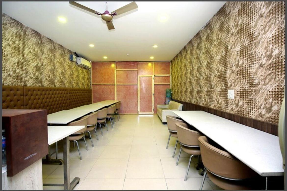 Hotel Pearl Grand, Zirakpur - Top Rated & Most Awarded Property In Tricity Chandīgarh Εξωτερικό φωτογραφία