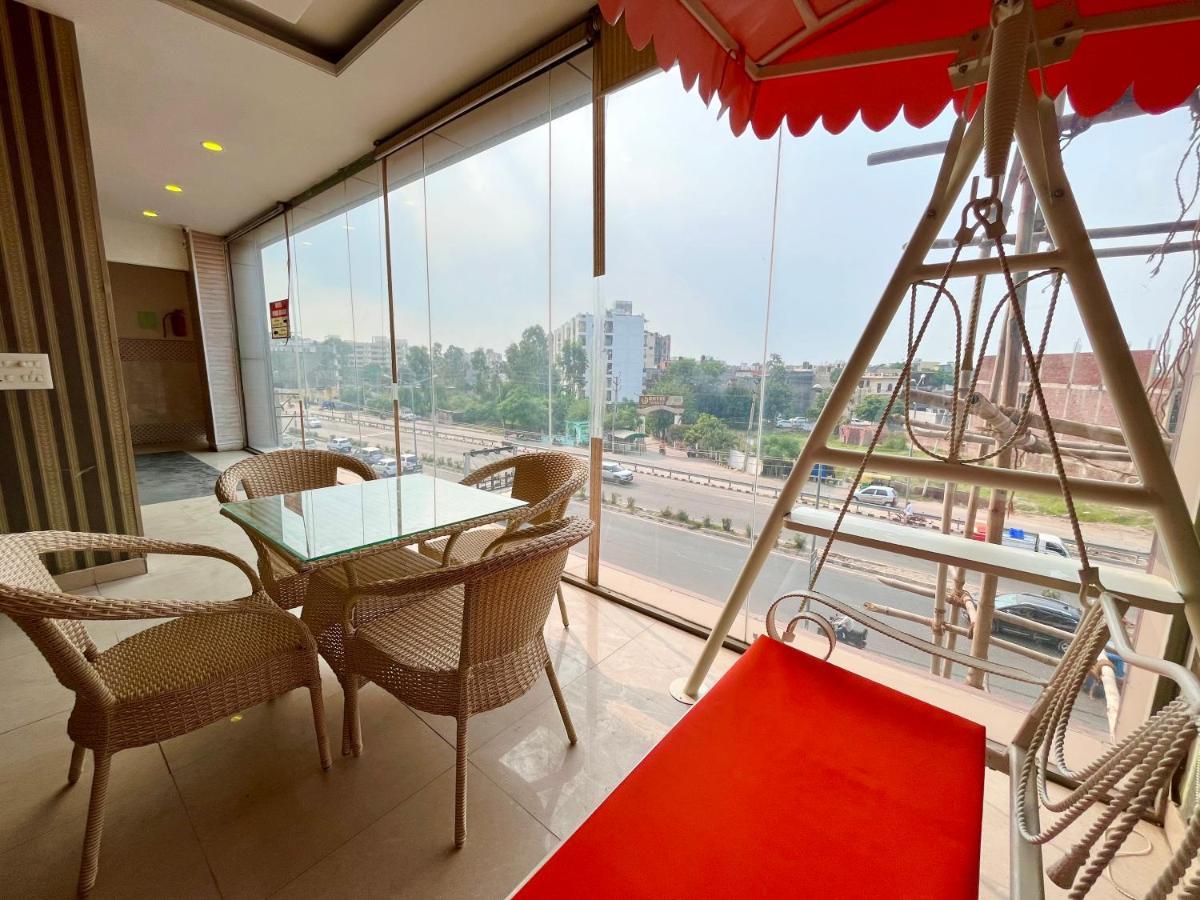 Hotel Pearl Grand, Zirakpur - Top Rated & Most Awarded Property In Tricity Chandīgarh Εξωτερικό φωτογραφία