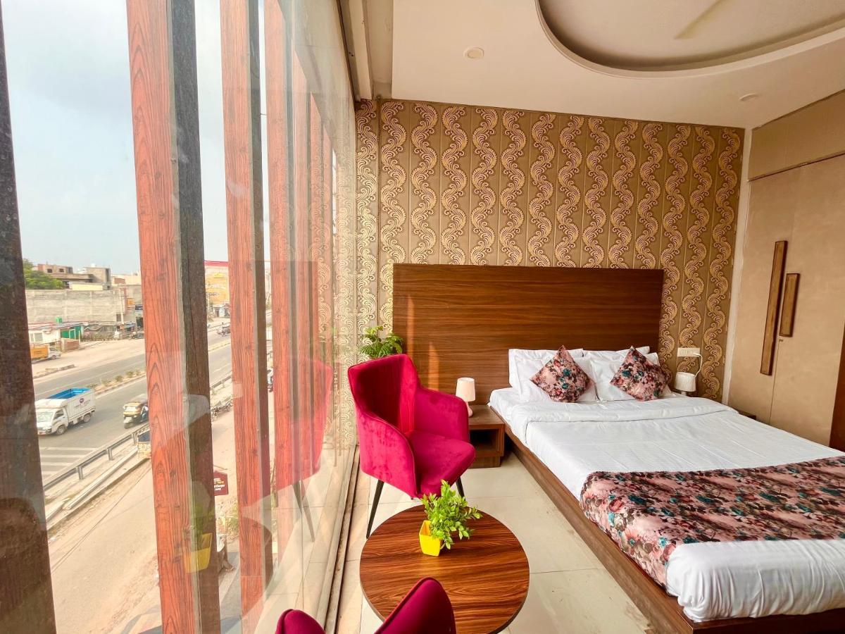 Hotel Pearl Grand, Zirakpur - Top Rated & Most Awarded Property In Tricity Chandīgarh Εξωτερικό φωτογραφία